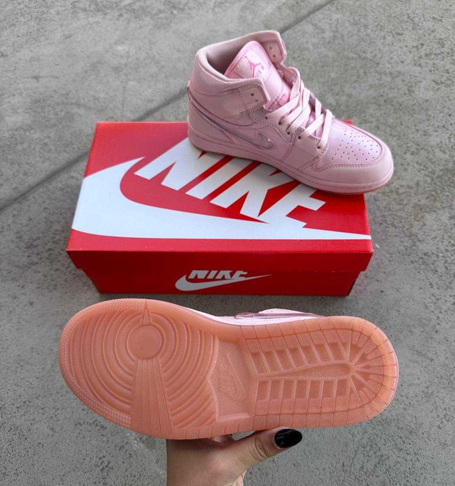 Нові кросівки Nike Air Jordan 1 / 38-41 розміри