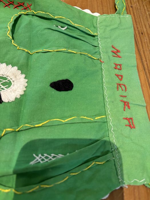 Avental de criança tradicional