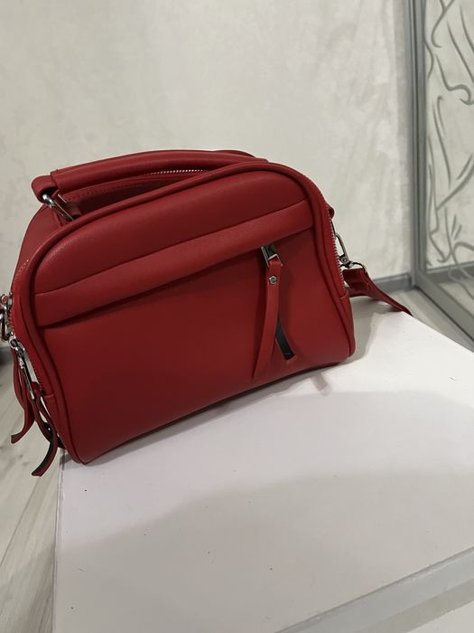 Сумка червона нова