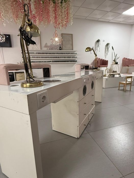 Mesa de manicure dupla com aspiração