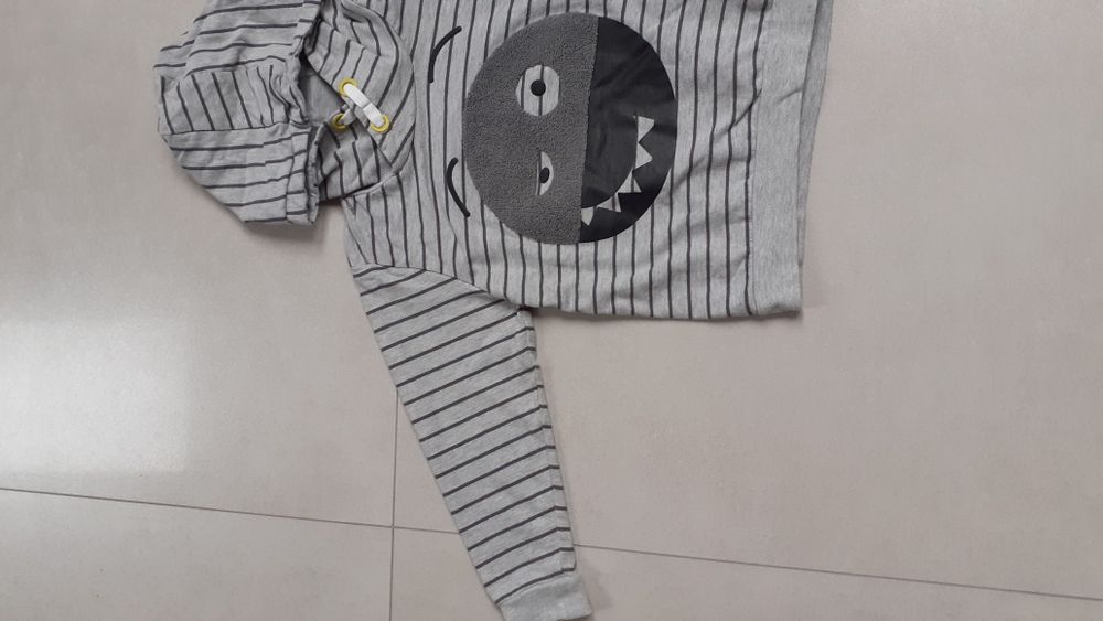 Bluza z kapturem Cool Club rozmiar 110