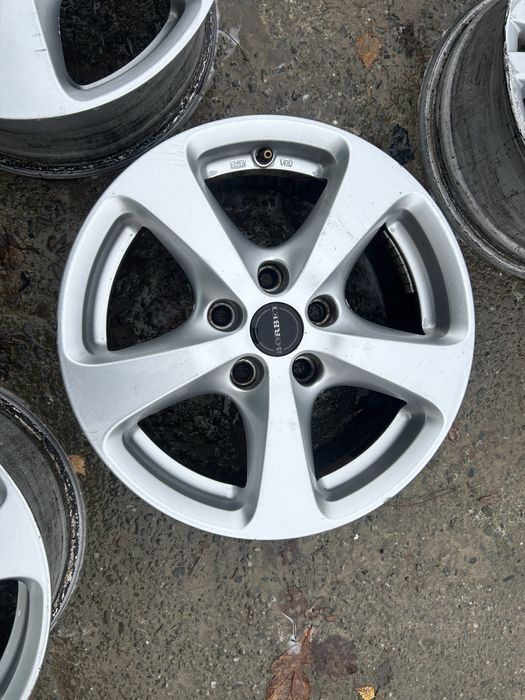 Alu felgi 16 cali 5x114.3 et 40