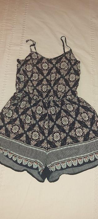 Macacão curto tecido