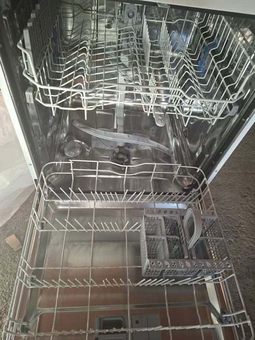 Vendo máquina de lavar loiça – INDESIT