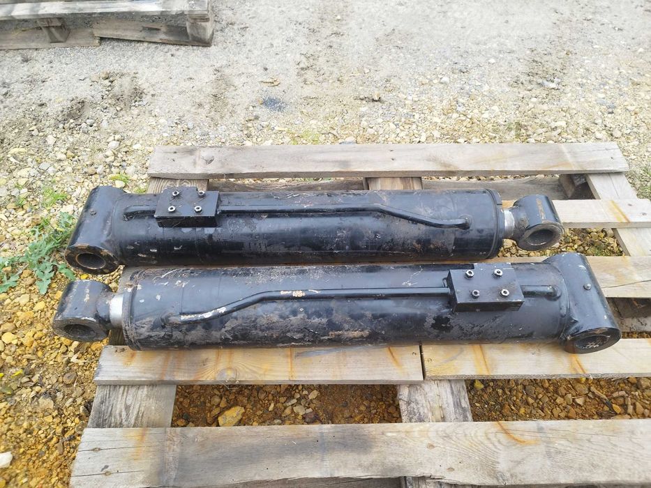 Siłownik podpory do koparki kołowej MRT 2145 EASY