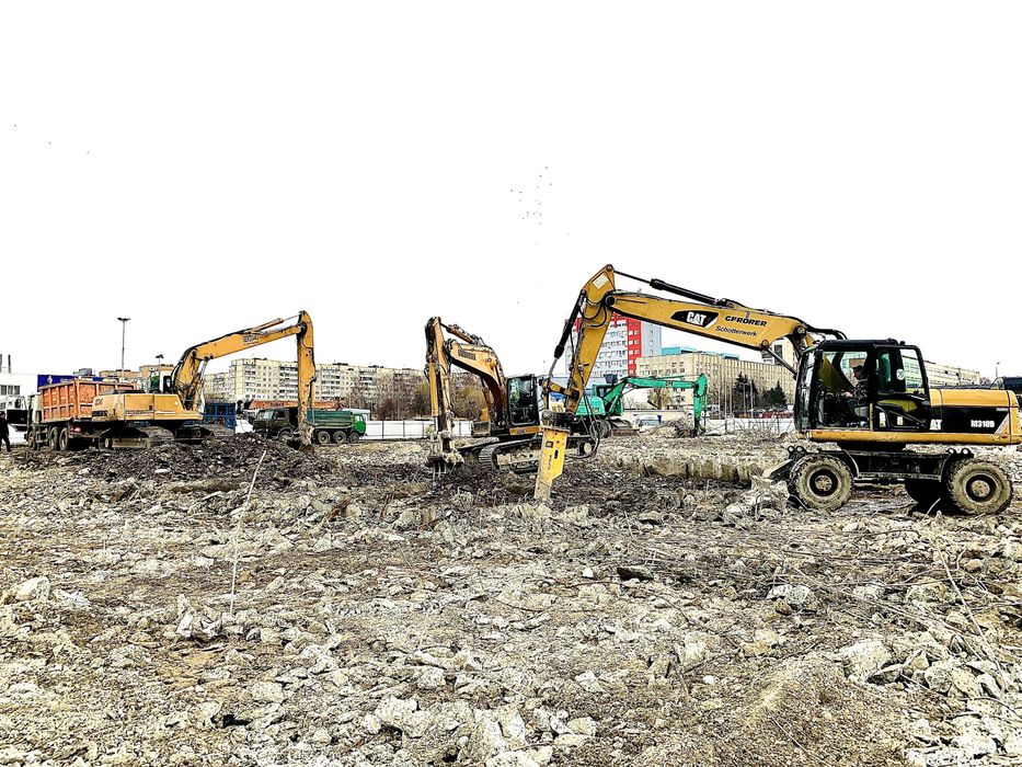 Копка котлованів | Земляні роботи | Демонтаж будинків | Гідромолот