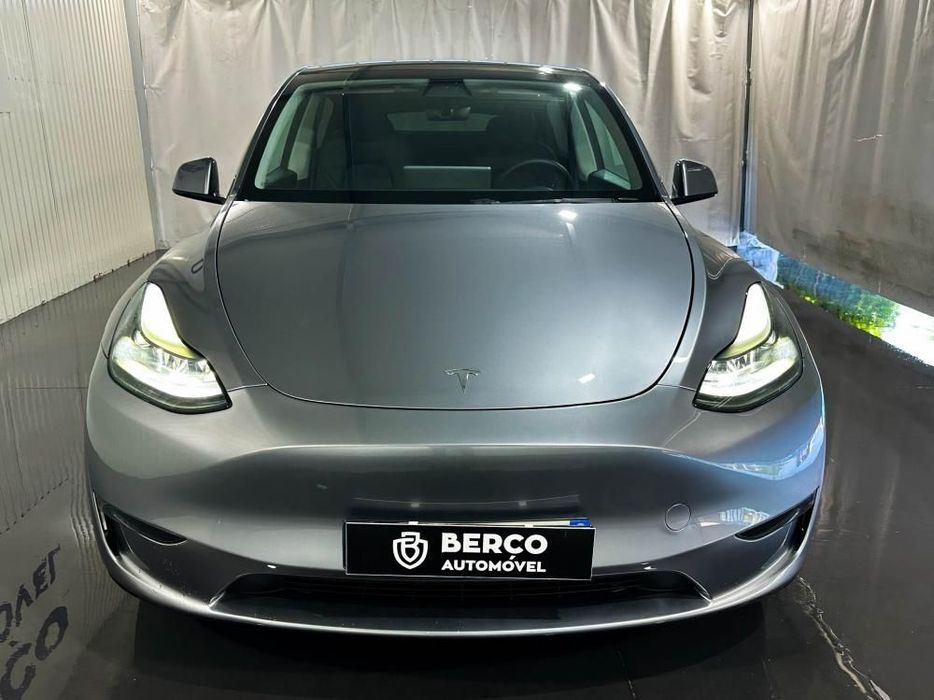 Tesla Model Y Performance Dual Motor AWD