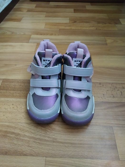 Черевики, взуття на дівчинку