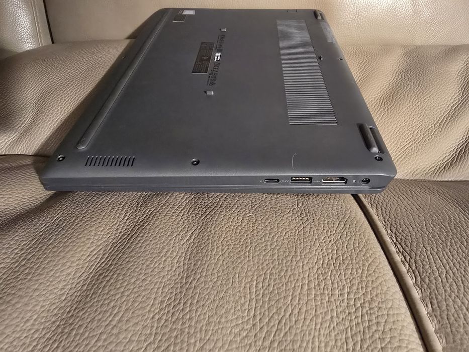 Notebook laptop ultrabook biznesowy dell Latitude 3410

ROMAR skład op