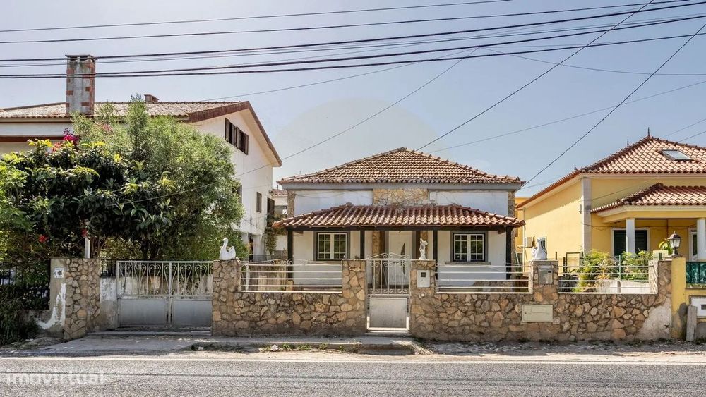 Moradia T3 para recuperação em Guerreiros, Loures — lote de 360 m²