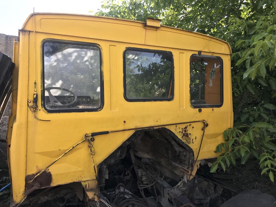 Продам запчасти Татра  стрелу  цилиндры подъема автокран Татра АД 28