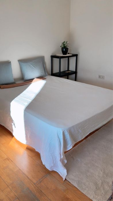 Quarto com varanda em azurem