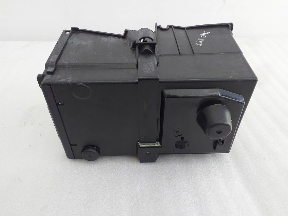 Base / caixa da bateria FORD C-Max (DM2)