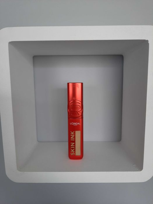 Podkład do twarzy "Loreal" Skin Ink nr 100