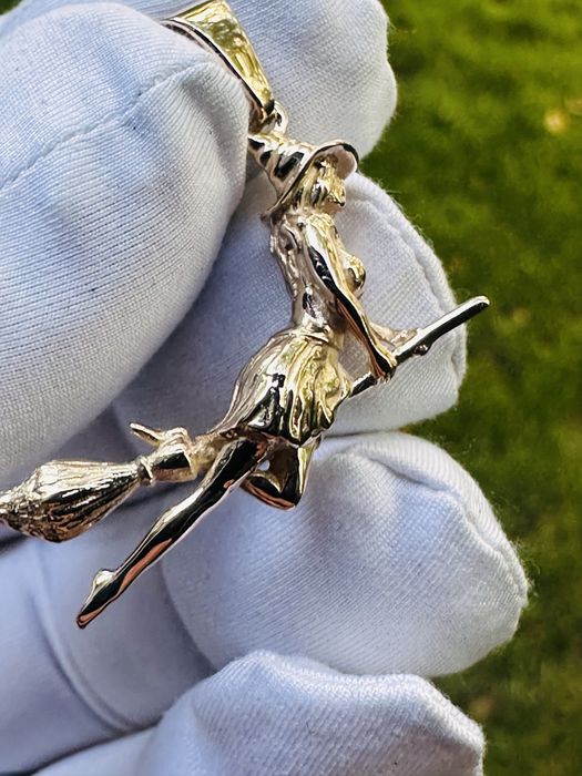 Кулон ведьма 585