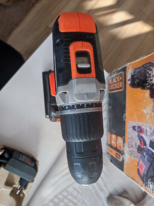 Wiertarko-wktetarka Black+Decer udar 18v