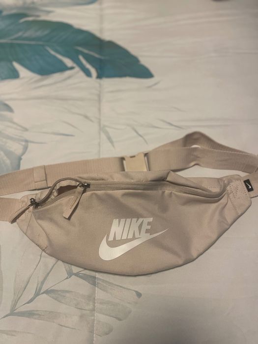 Bolsas Nike e Adidas