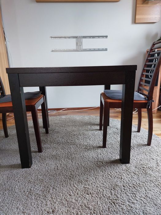 Sprzedam stół drewniany + 4 krzesła drewniane