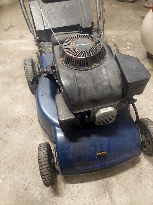 Máquina corta relva