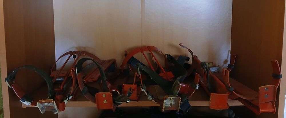 Wieszak na gaśnice 4 lub 6 kg - 1 sztuka