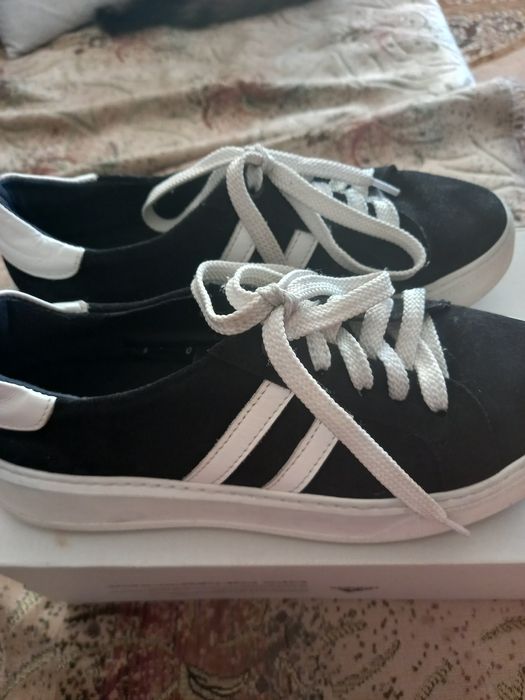 Кросівки жіночі, натуральний замш