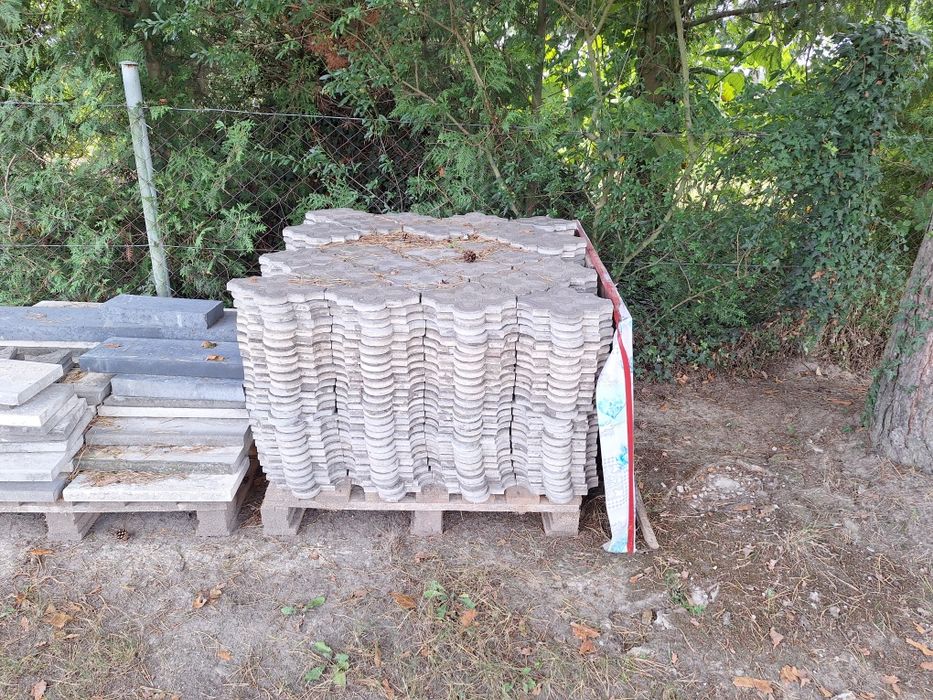 Sprzedam kostkę brukową – ok. 30 m² (okazja!)