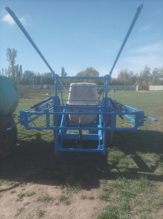 Продам оприскувач польовий оп 2000