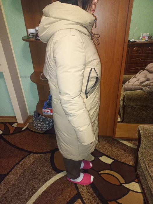 Зимовий пуховик ..