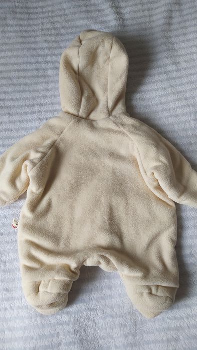 Продам флісовий комбінезончик.В ідеальному стані.Ціна 100грн.