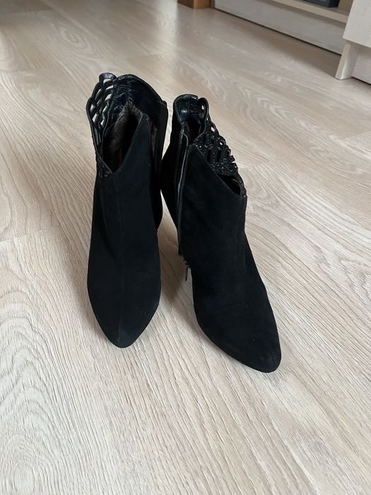 Замшеві черевички