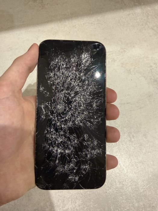 Iphone 16 pro max 256 розбитий esim