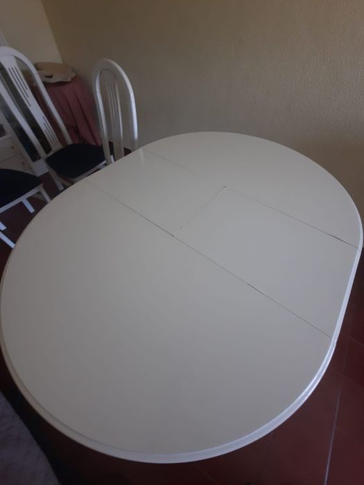 Mesa de sala extensível com 6 cadeiras