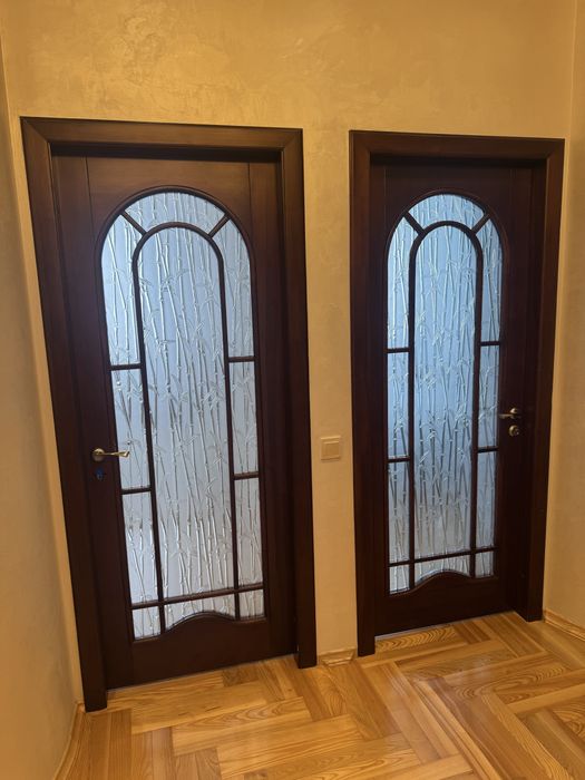 Міжкімнатні двері- 4 штуки, масив дерева- сосна