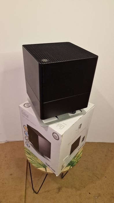 Nawilżacz powietrza ewaporacyjny Stadler Form Oscar biały czarny