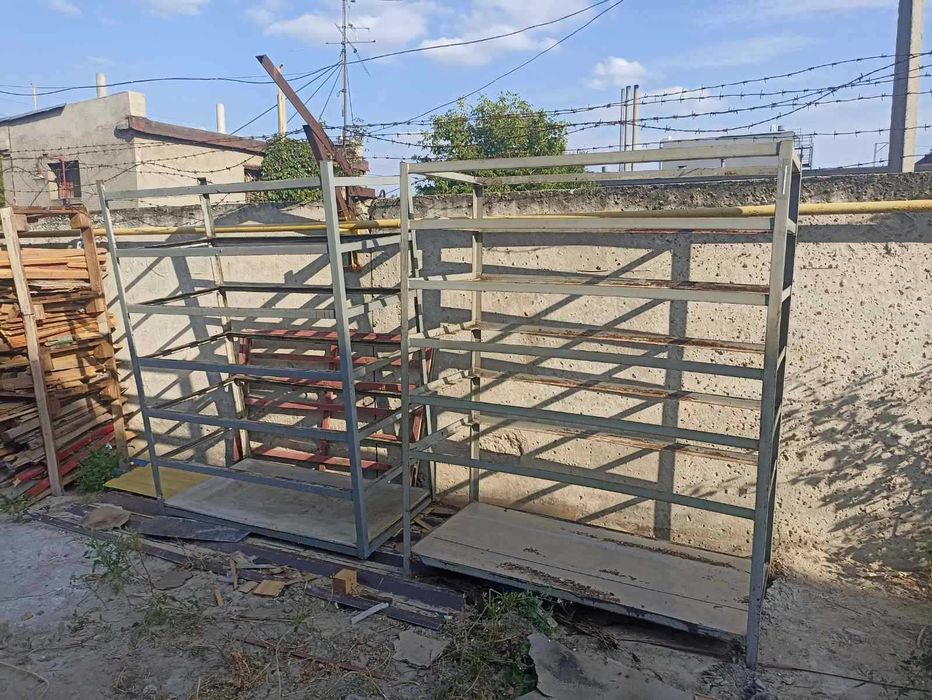 Продам стеллажи металлические