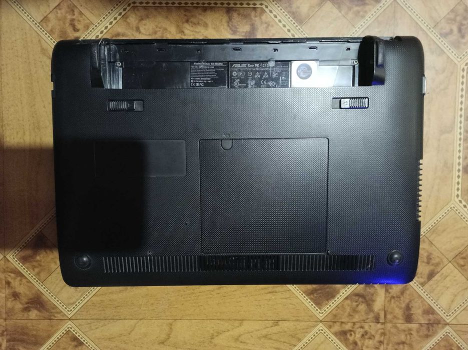 Два ноутбука  Samsung R528 4Gb RAM , Asus EeePC 1215p 2Gb. Ціна за все