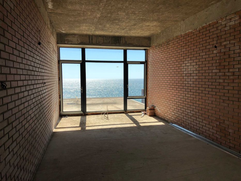 Продажа дома в Совиньоне. Вид на море. Под чистовую отделку. Проект.