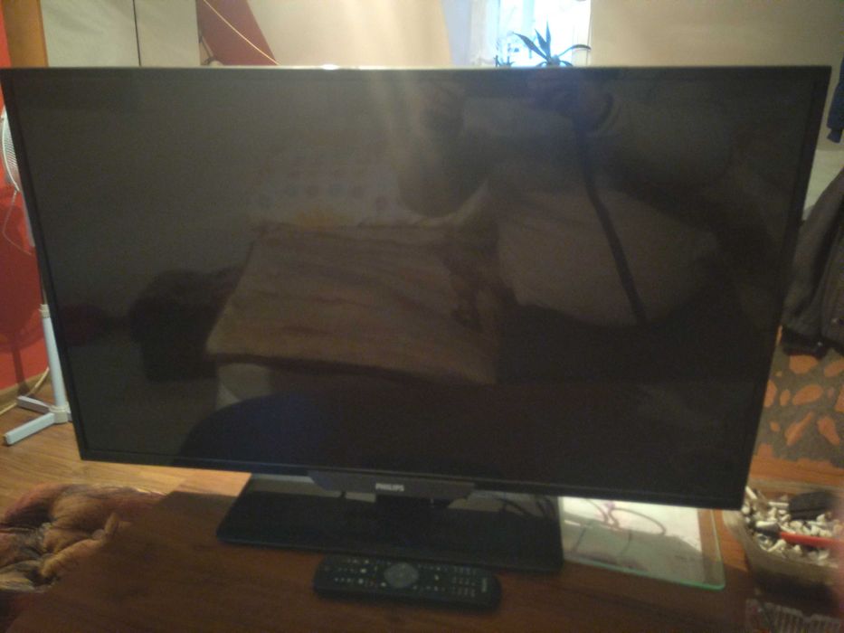 Telewizor Philips 32 z pilotem
