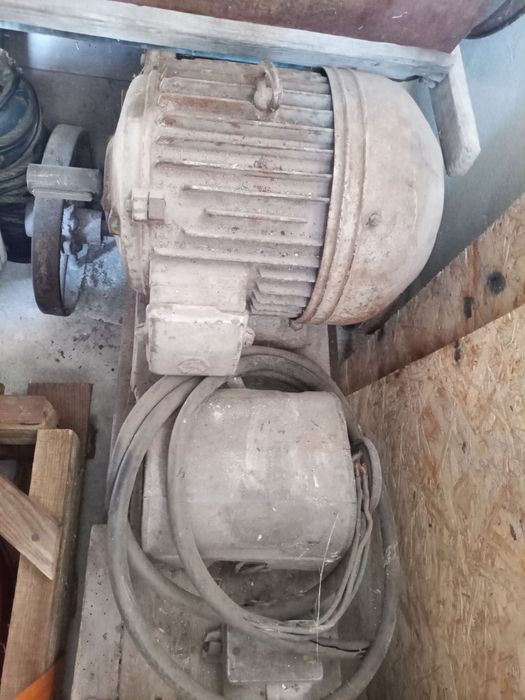 Sprzedam części silnika c 330/328. Głowica, sprzęgło, wał, tłoki.