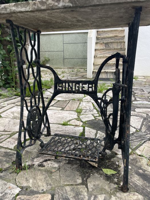 Maquina de costura Singer - mesa