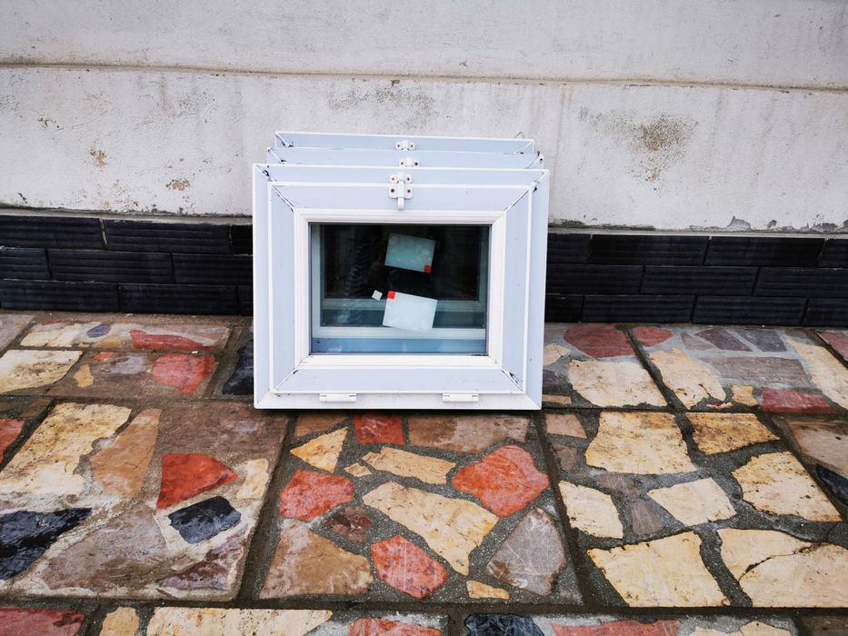 Nowe okna 60x50 uchylne