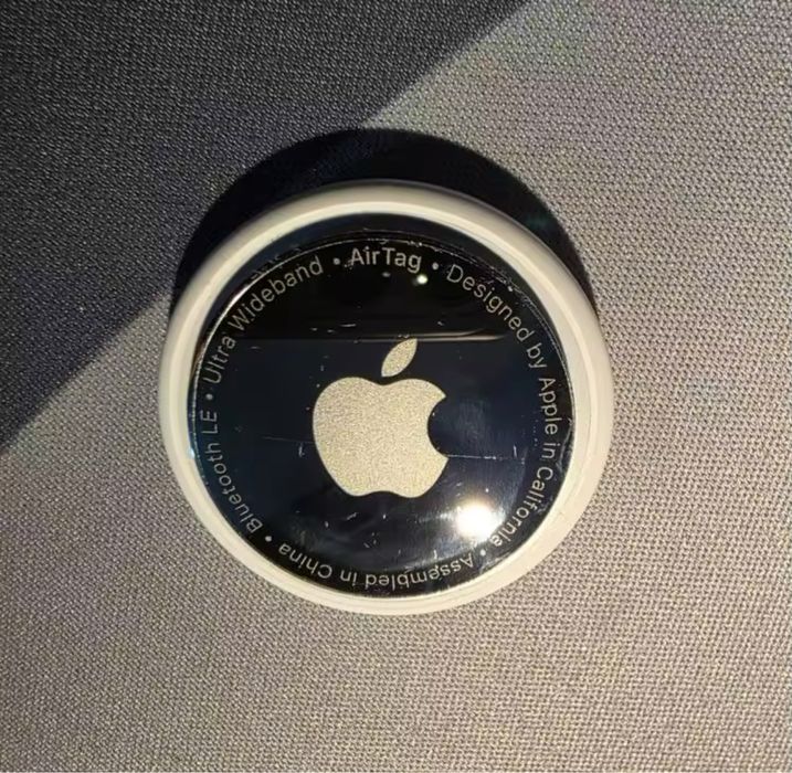 Захисна плівка і силіконовий чохол (брелок) для AirTag