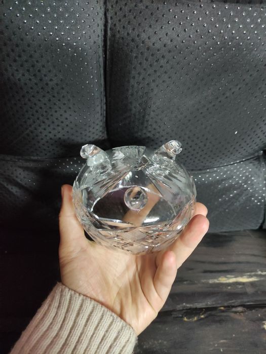 Kryształowa miseczka na nóżkach