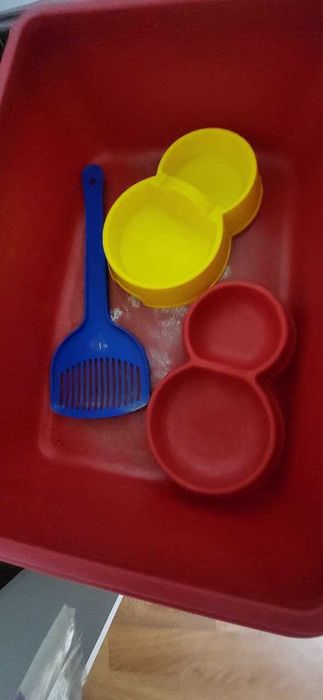 Продам туалет (лоток), миски  двойные, лопатка для наполнителя