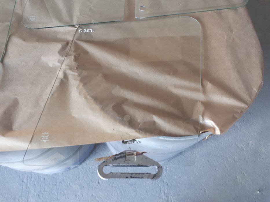 Lote de peças Citroen dyane 6 vidros das portas