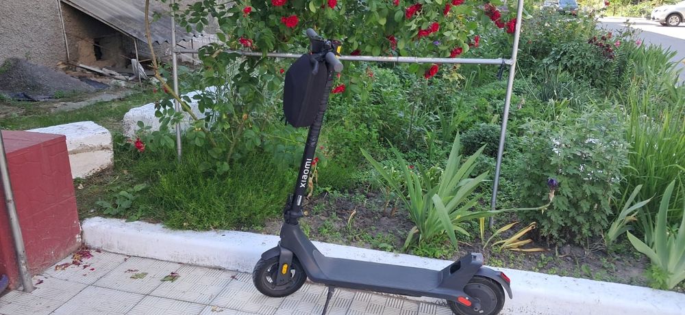 Продам Xiaomi Electric Scooter 4 Lite (2nd Gen)