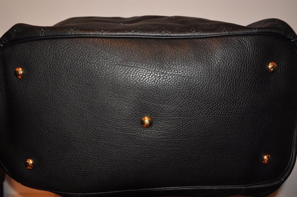 Сумка "Louis Vuitton" Mahina XL Leather Handbag ,ОРИГИНАЛ .