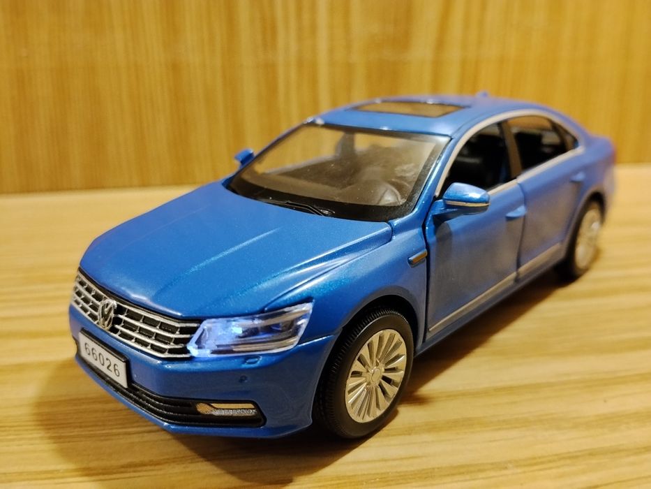 Модель Volkswagen Passat 1:32 Автопром металл свет звук инерция пассат