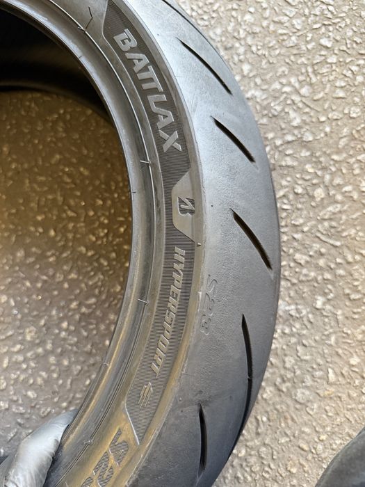 Pneu de mota 200/55/17 Bridgestone Battlax S23