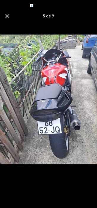 Honda CBR 900RR Fireblade – Potência e Estilo Clássico!